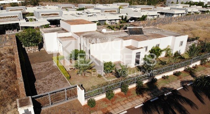 Villa with contemporary architecture & elegant design