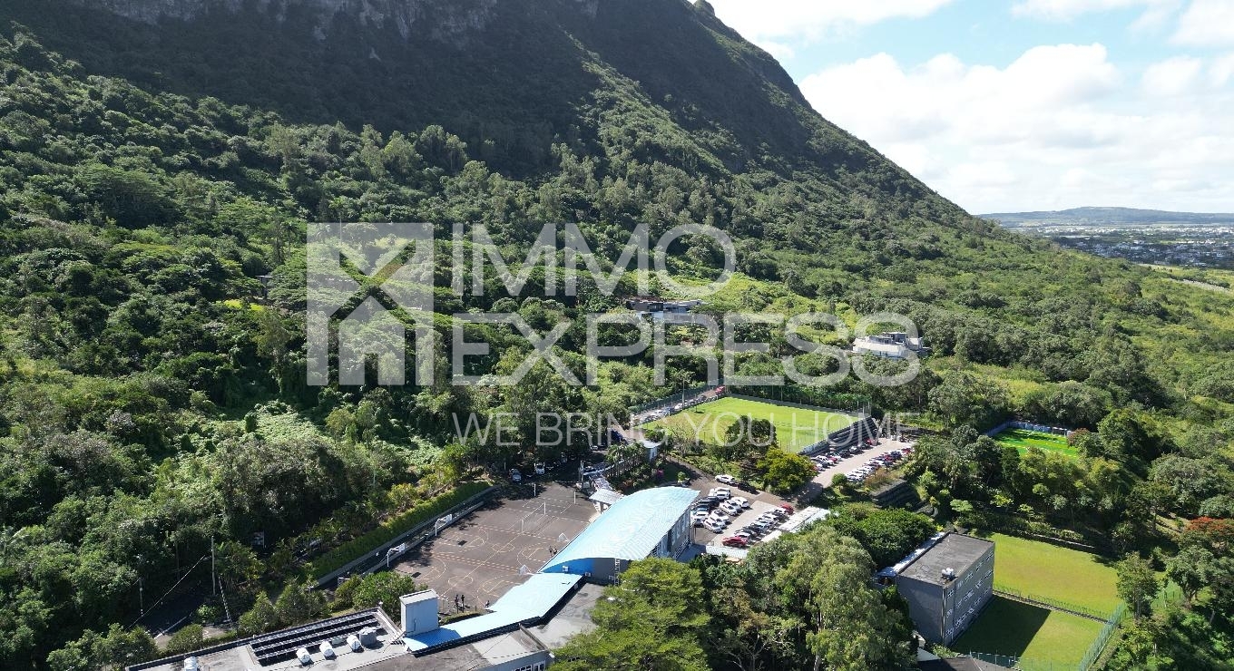 Plot of 1.89 arpents with stunning views
