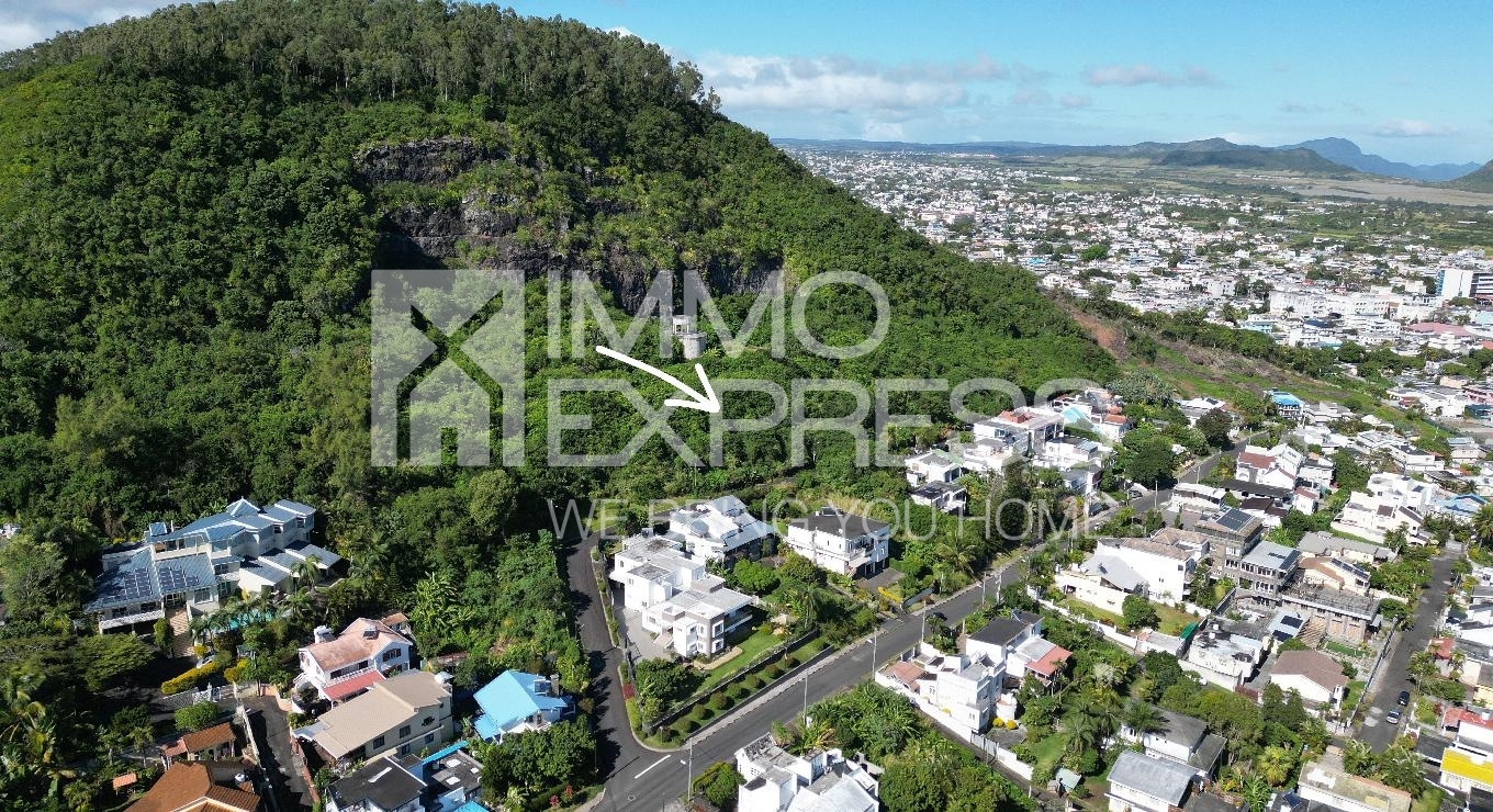 Prime Location boasting a Breathtaking Panoramic View