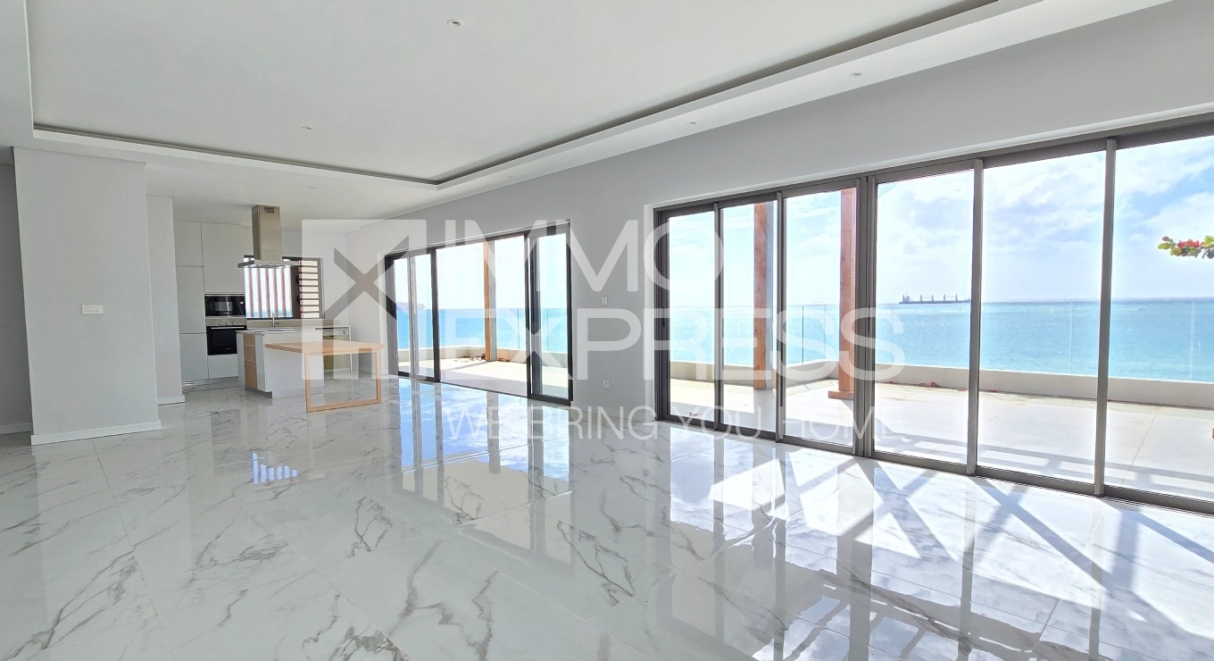 Exquisite 3-Bedroom Penthouse in Pointe aux Sables