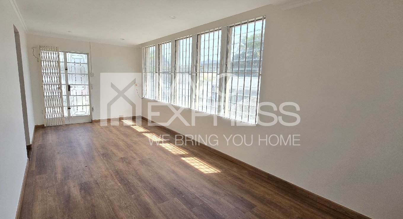 Newly Renovated House – Perfect for Office Use