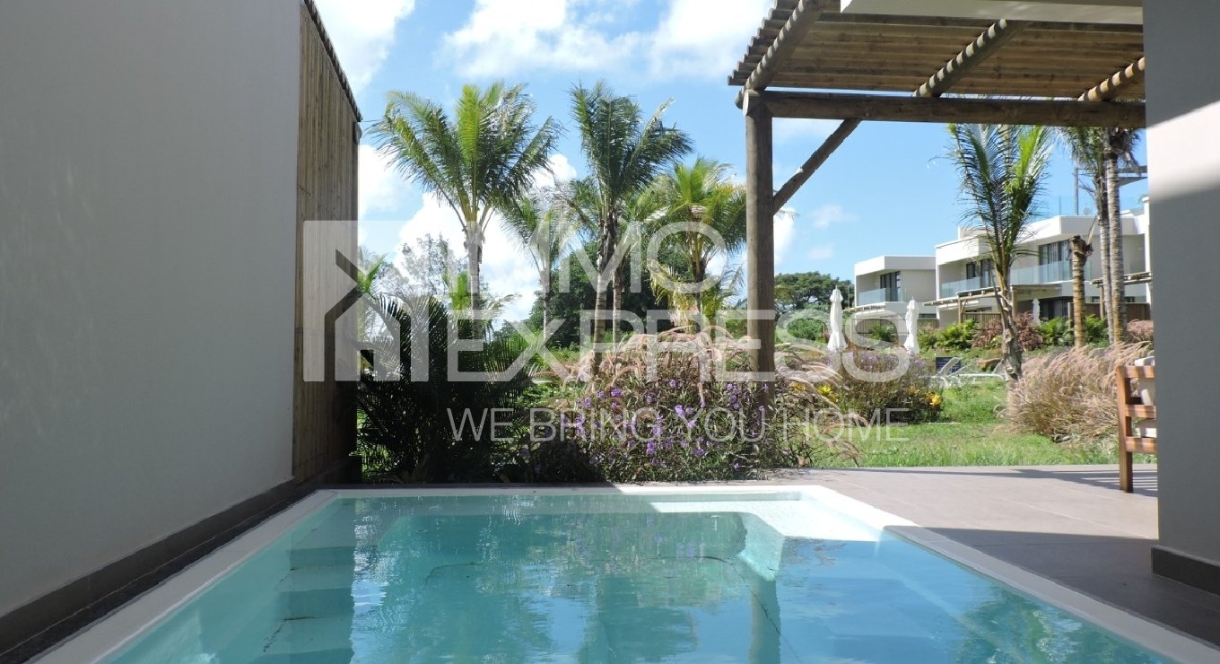 Seafront Duplex with Private Pool