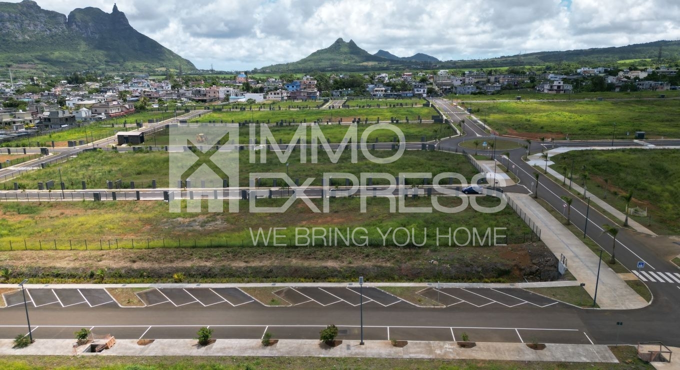 Prime Serviced Land of 104 Toises in L'Avenir