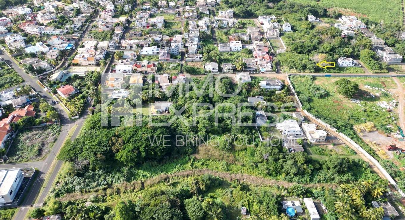 Terrain résidentiel de 49.8 perches à Baie du Tombeau