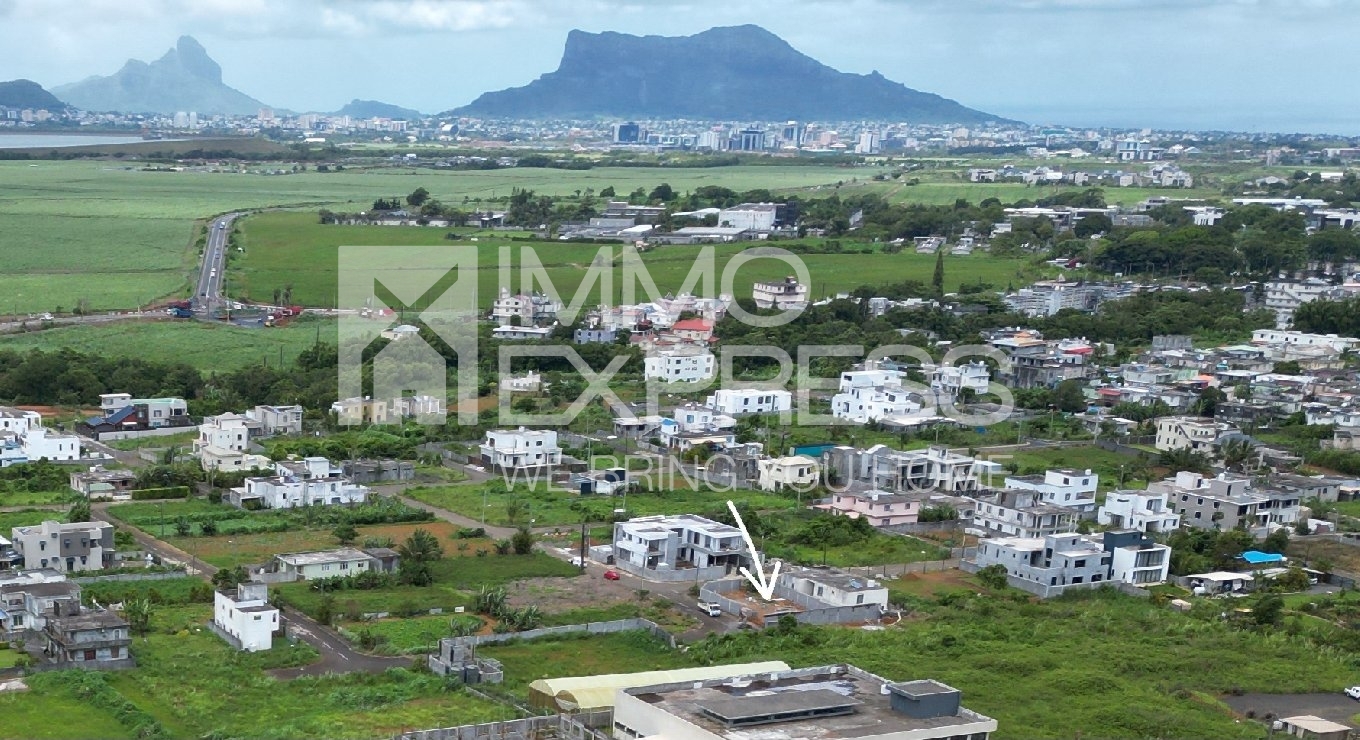 Land for Sale – Ready for Immediate Construction!